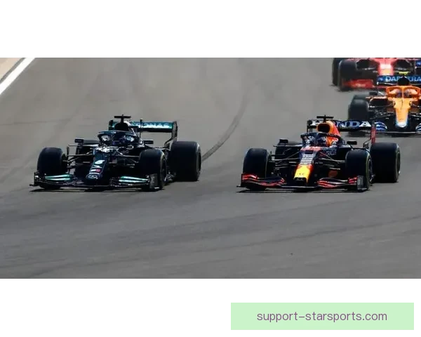 F1赛季激战正酣 红牛与梅赛德斯争锋再度升级 赛道内外精彩纷呈 F1赛季激战正酣 红牛与梅赛德斯争锋再度升级 赛道内外精彩纷呈