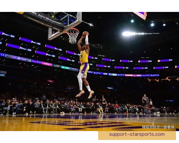 湖人队迎来新赛季关键调整 詹姆斯和浓眉联手挑战总冠军